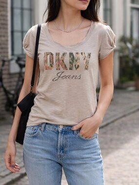 DKNY Jeans Graphic Tee Beige Logo Top Short Sleeve Size M